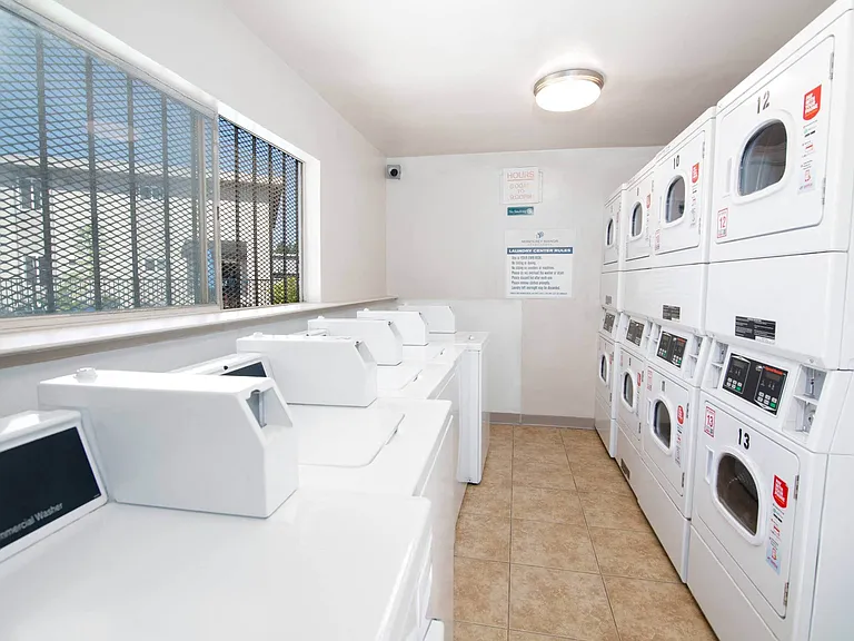 Monterey Manor Apartments — Photo 9