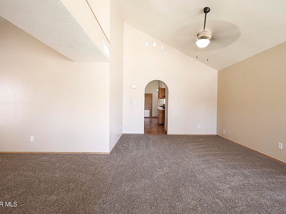 5th image of 11007 Rockdale St