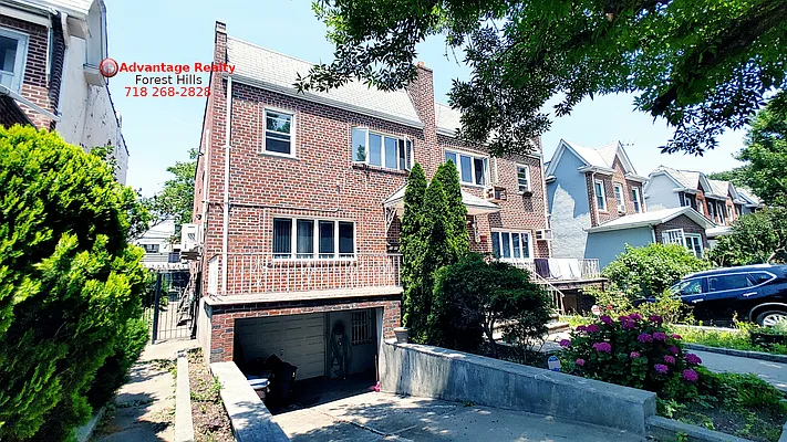 Rented by Advantage Realty of Forest Hills Inc | media 1