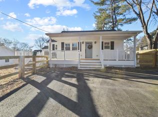 16950 Oliver St, Paeonian Springs, VA 20129