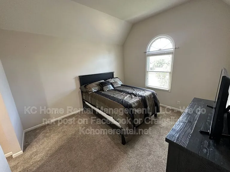 11429 W 142nd Ter — Photo 20