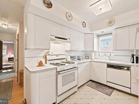 4th image of 17 Loney St