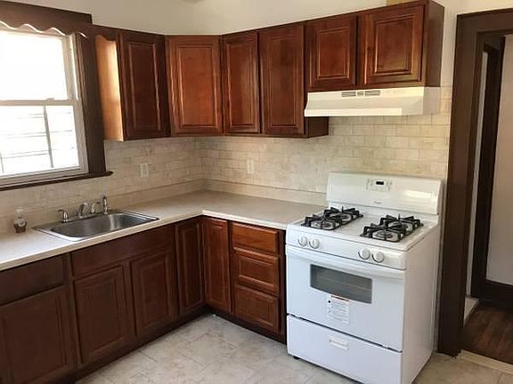 3rd image of 88 Spruce St