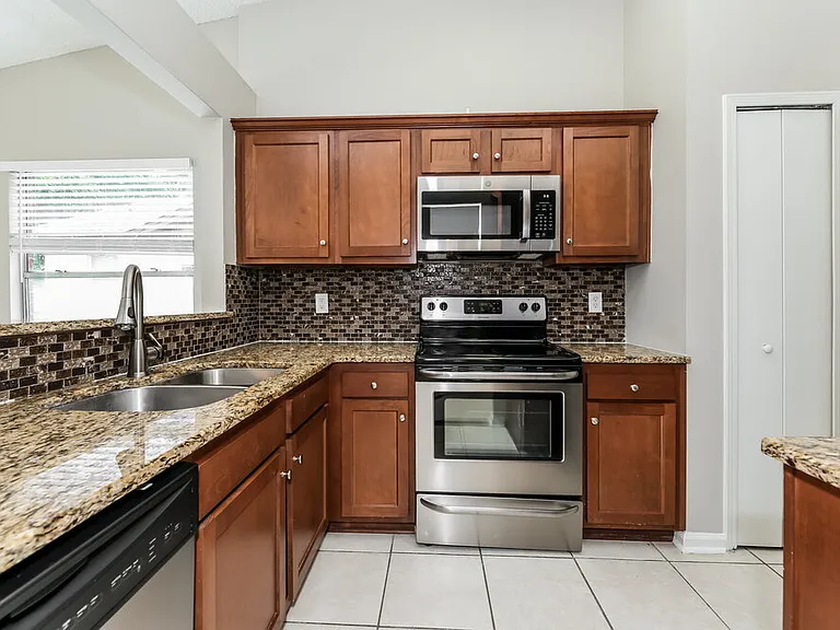 1552 Shearwater Dr — Photo 7