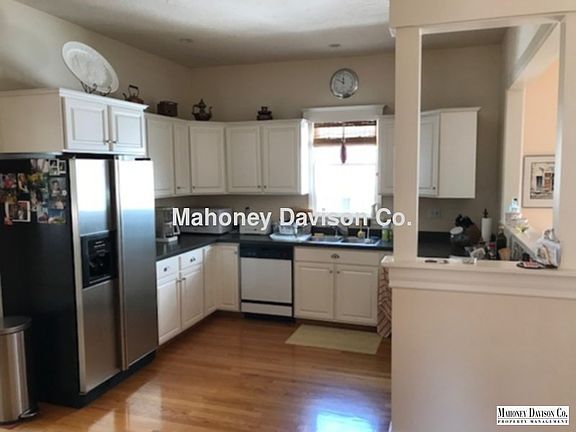4th image of 243 Howard St