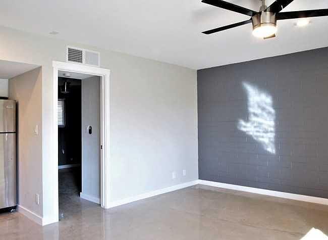 2nd image of 1302 E Vista Ave