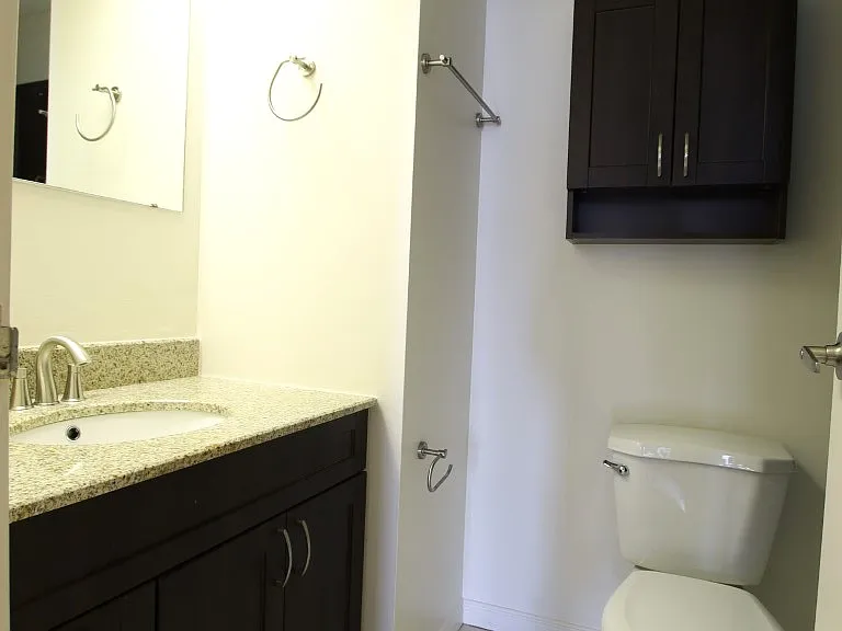 556 Laurier Ave W #1607 — Photo 9
