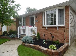82 Madaline Ln, Depew, NY 14043