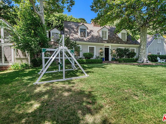 3rd image of 2383 N Bowmont Dr