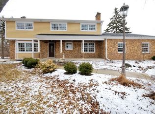 2S403 Park Blvd, Glen Ellyn, IL 60137