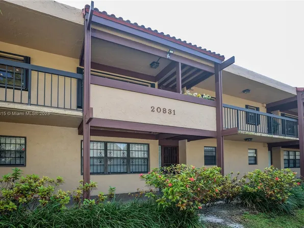 20831 San Simeon Way APT 203, Miami, FL 33179