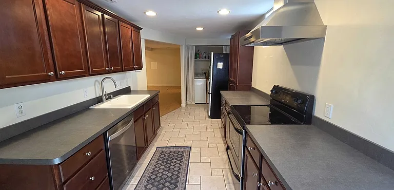 322 E 6th Ave — Photo 5