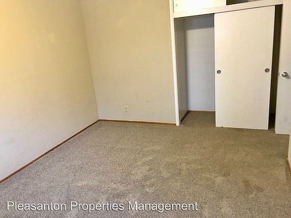 3rd image of 4104 Silver St