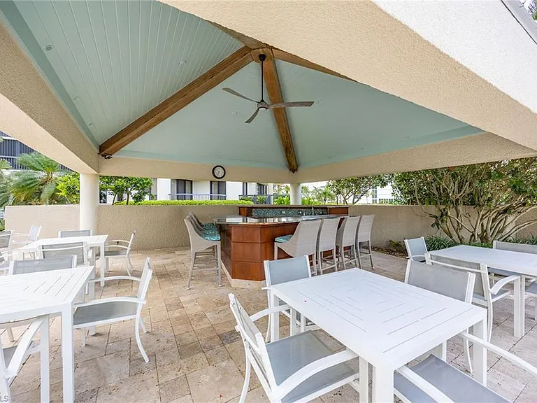 4551 Gulf Shore Blvd N #200 — Photo 31