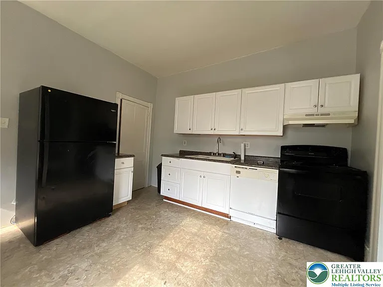 2280 Main St #2 — Photo 2