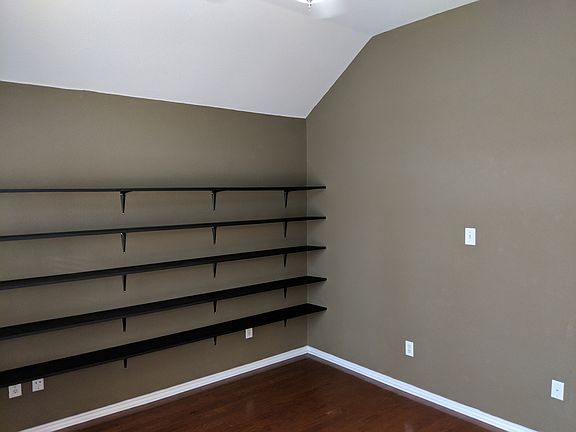 3rd image of 8829 Sunset Trace Dr