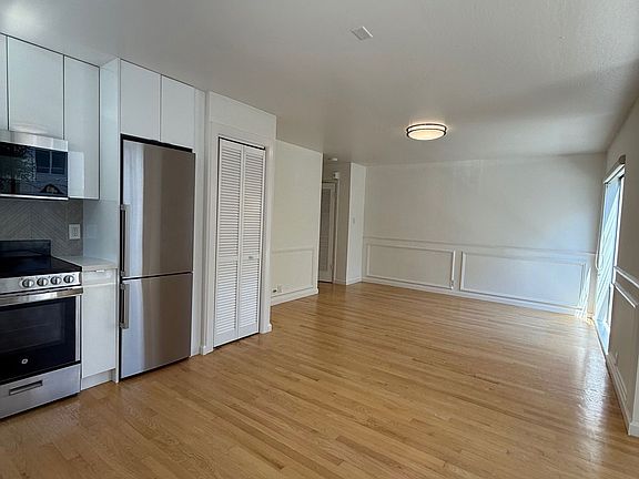 4th image of 2635 Fillmore St APT 103