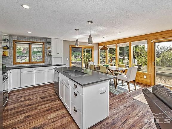 4th image of 3672 Hobart Cir
