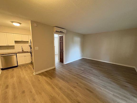 2nd image of 3112 W Horatio St Unit 38