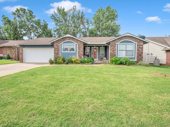 406 W 35th Pl, Sand Springs, OK 74063
