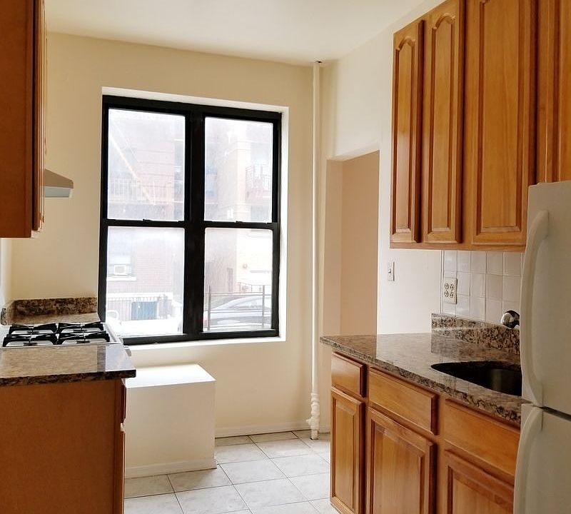 1st image of 3167 37th St APT 4
