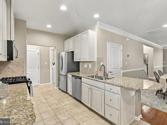 3rd image of 1874 Exton Dr #151