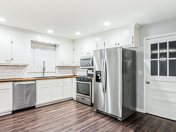 5th image of 541 Belmont Ave