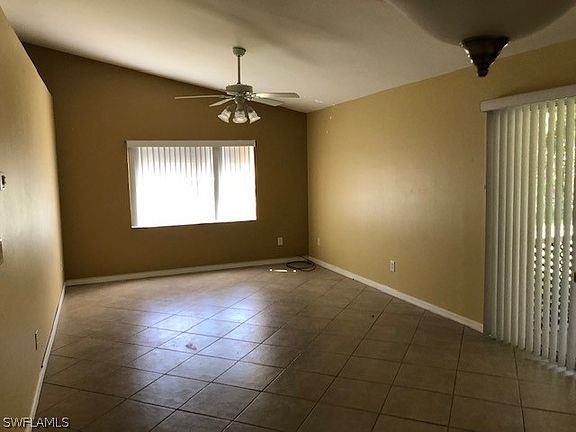 3rd image of 2611 Queen Dr
