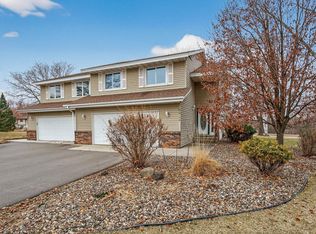 3809 Deercliff Ct, Eagan, MN 55123
