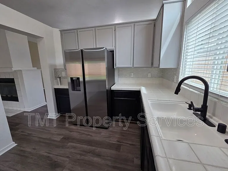 2234 Wall St — Photo 37