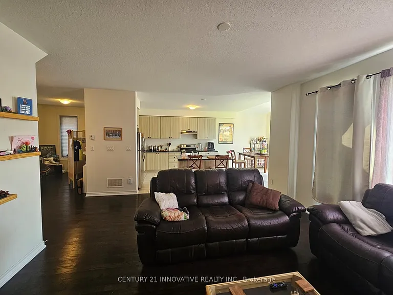 219 Northglen Blvd — Photo 9