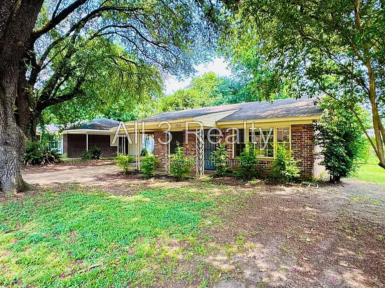 3727 Audubon Rd — Photo 2