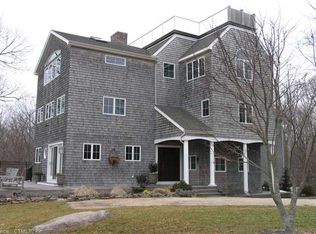 7 Island Bay Cir, Guilford, CT 06437