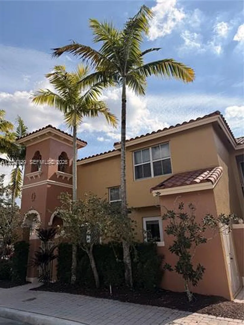 906 SW 143rd Ave th 2005, Pembroke Pines, FL 33027 — Photo 2