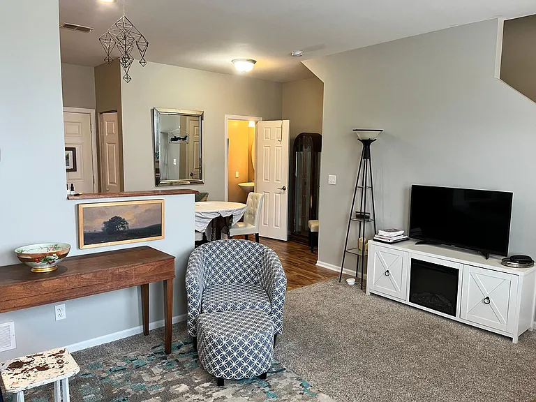 125 E Robinson Ave — Photo 11