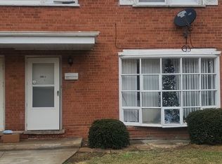 8815 Robin Dr APT D, Des Plaines, IL 60016