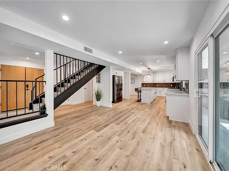 24445 Clipstone St — Photo 13