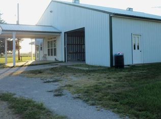 28176 S Berryton Rd, Lyndon, KS 66451