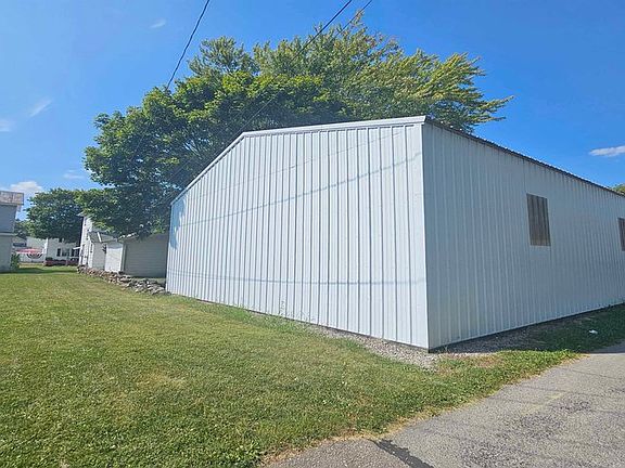 5th image of 115 Olive St