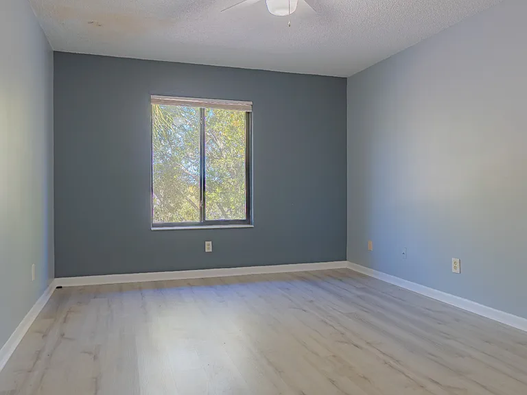 8215 Sun Spring Cir #23 — Photo 24
