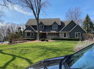 3255 Cherry Hill Dr, Brookfield, WI 53005