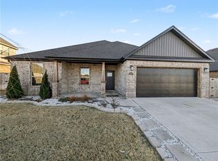 921 W Ashmore Landing Loop, Centerton, AR 72719