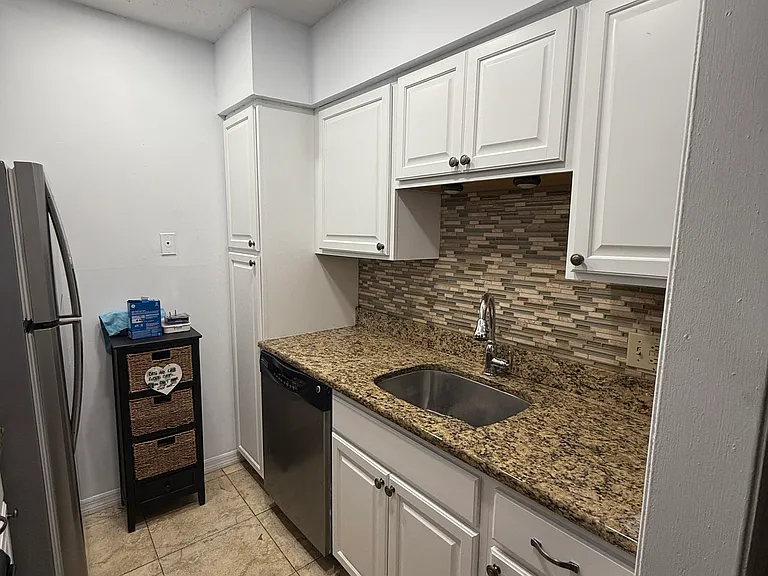 455 Wymore Rd #204 — Photo 2