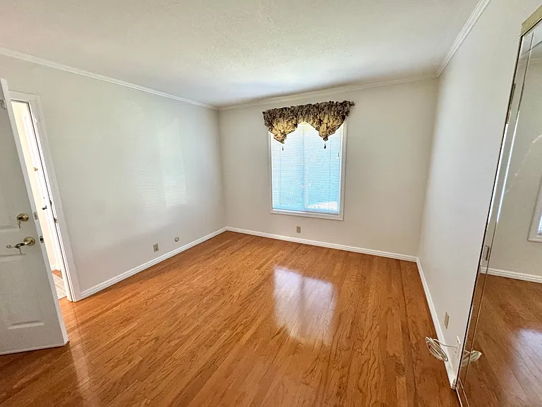 246 Grandridge Ct — Photo 14