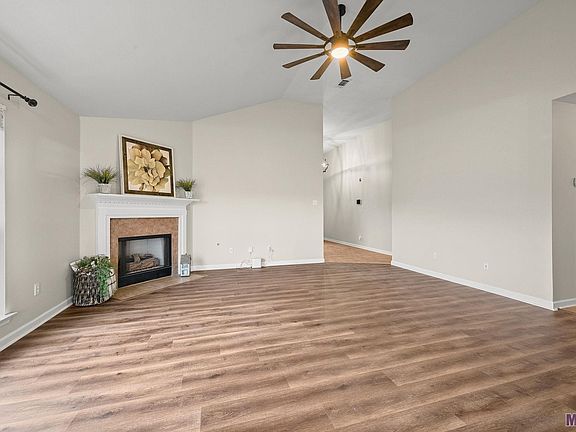4th image of 26390 Maplewood Dr