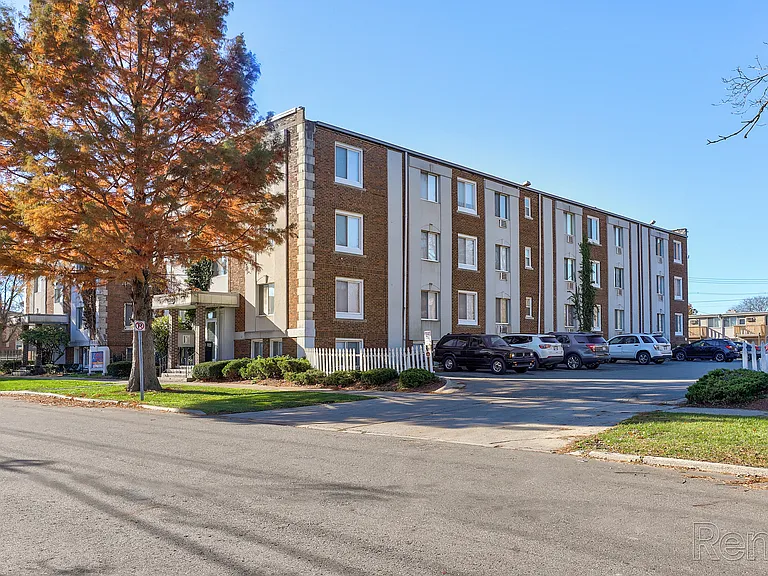 Capital Manor Apartments — Photo 12