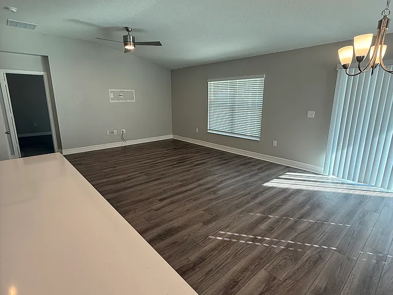 7109 Cruz Ct — Photo 3