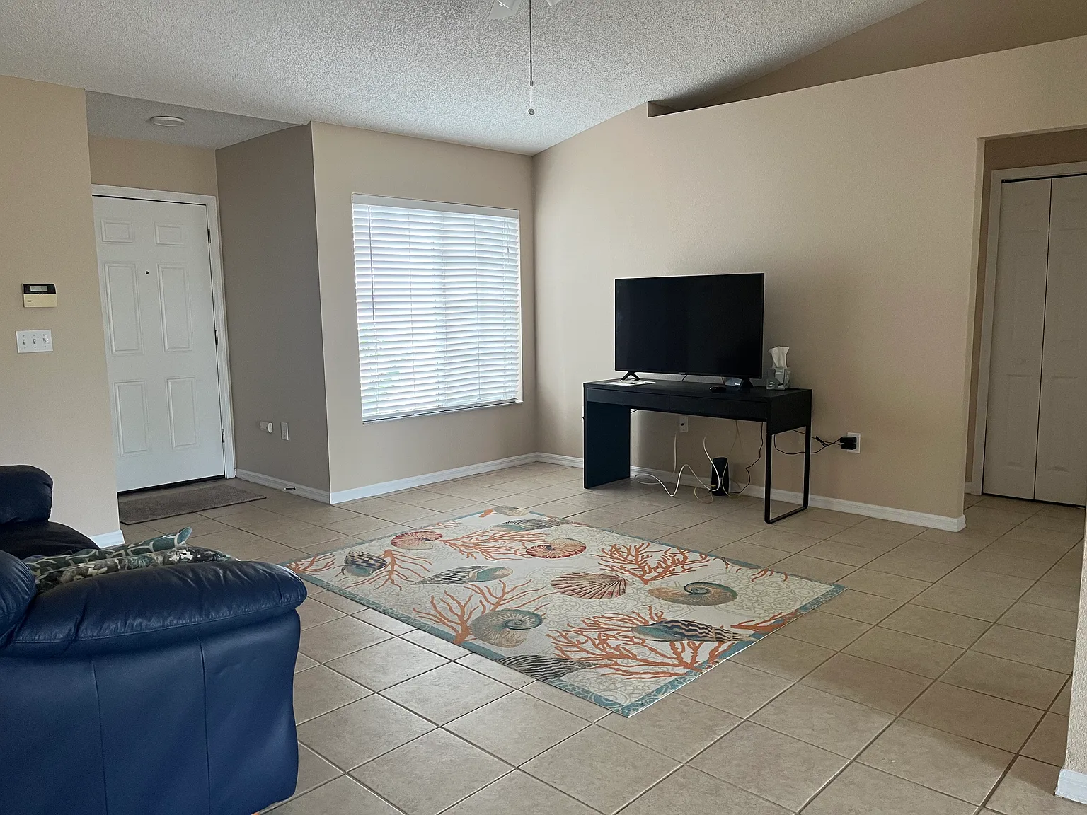 3 bed, 1198 sqft, $2,500 — Photo 3