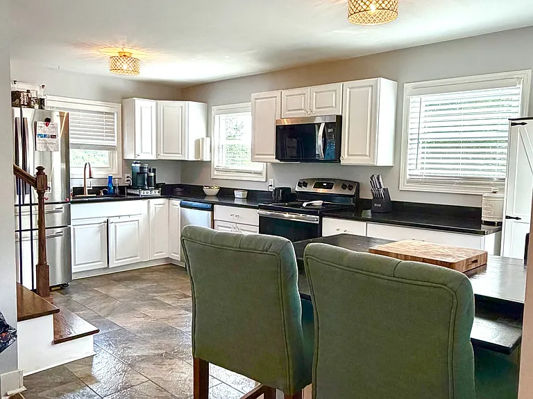 258 E Moody Ave — Photo 46