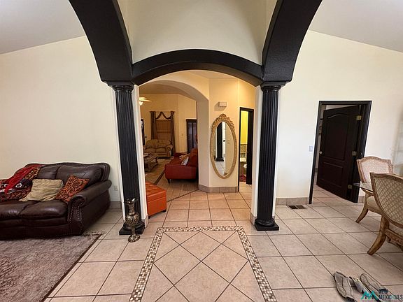 2nd image of 1112 Caesar Dr
